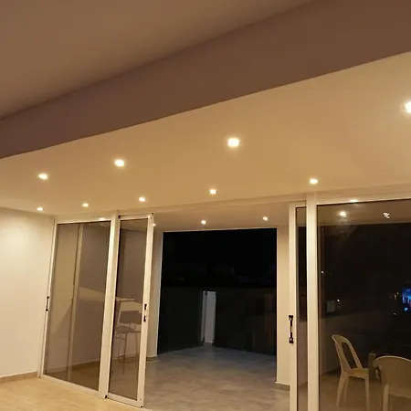 Freminore Sky Aprtments شقة أيا نابا